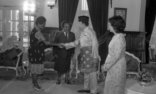 KL09_04022015_MENGHADAP_AGONG