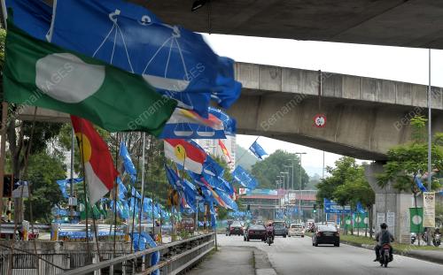 KL09_04042013_BENDERA