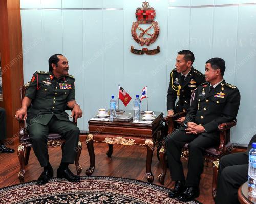 KL09_04042017_MINDEF