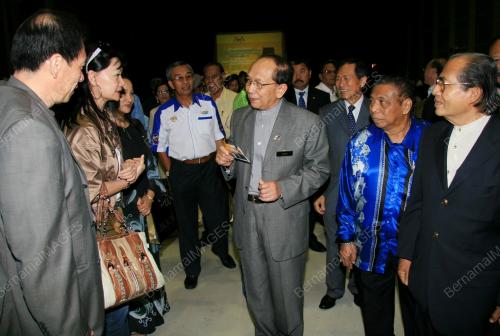 DR RAIS YATIM