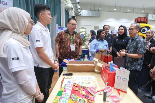 DATUK FAHMI FADZIL