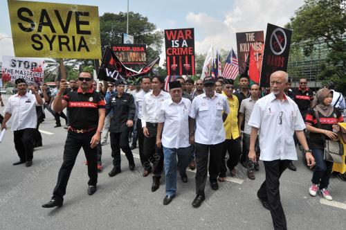 KL09_04092013_BANTAHAN