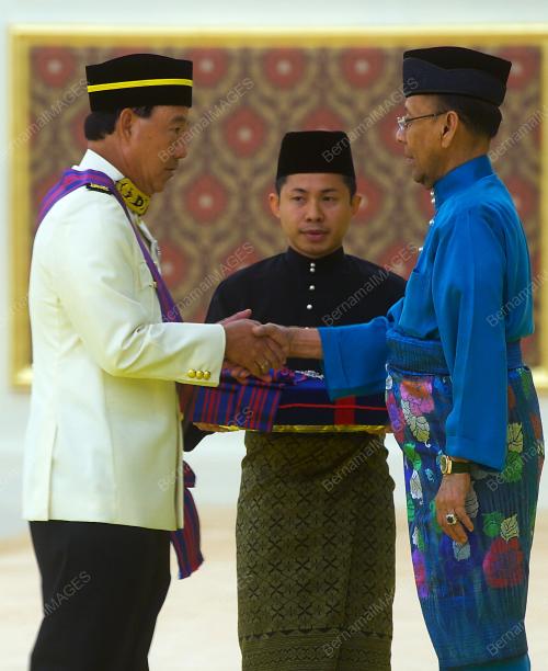KL09_04112013_AGONG_PINGAT