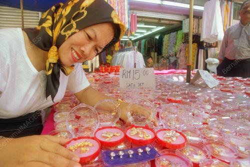 KL09_05022016_BAZAAR