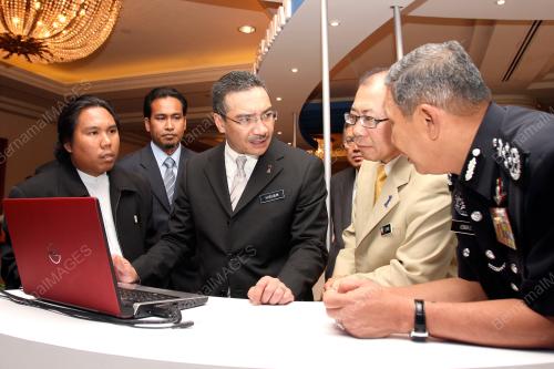 DATUK SERI HISHAMMUDDIN TUN HUSSEIN
