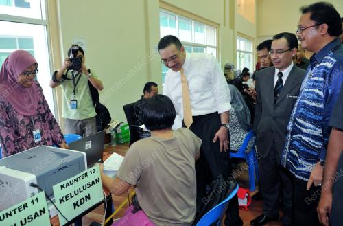KL09_05042012_HISHAMMUDIN_LAWAT