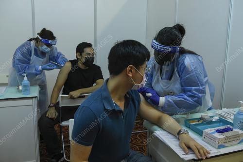 PUSAT PEMBERIAN VAKSIN (PPV) SEMPENA PEMBERIAN VAKSIN COVID-19 ASTRAZENECA KEPADA UMUM
