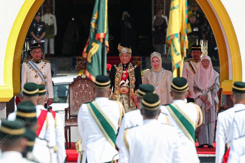 AL-SULTAN ABDULLAH RI'AYATUDDIN AL-MUSTAFA BILLAH SHAH