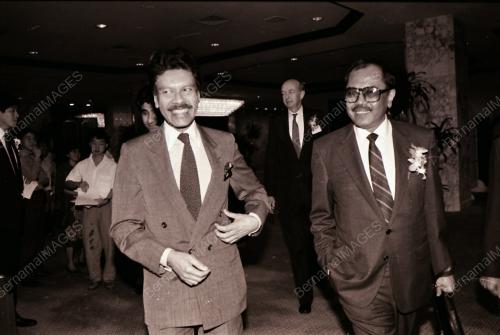 TAN SRI ZAIN AZRAAI ZAINAL ABIDIN