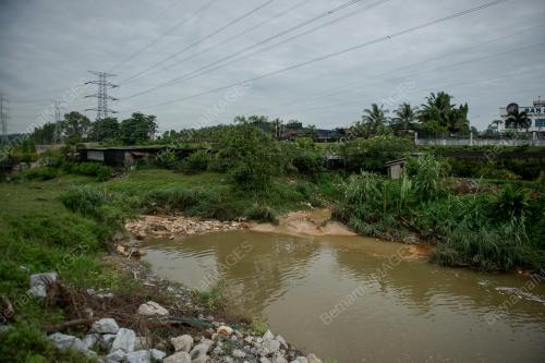 INSIDEN PENCEMARAN BAU DI KAWASAN PERINDUSTRIAN SUNGAI GONG