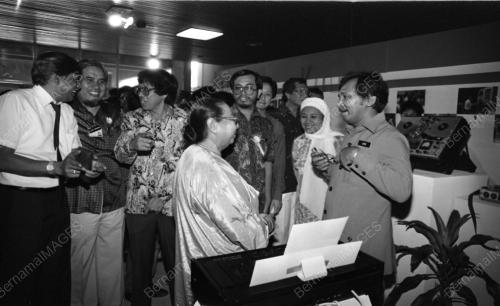 KL09_06042015_PAMERAN
