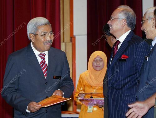 MOHD NAJIB TUN ABDUL RAZAK