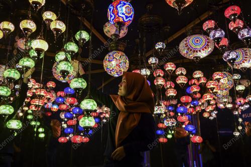 KL09_06062018_LAMPU
