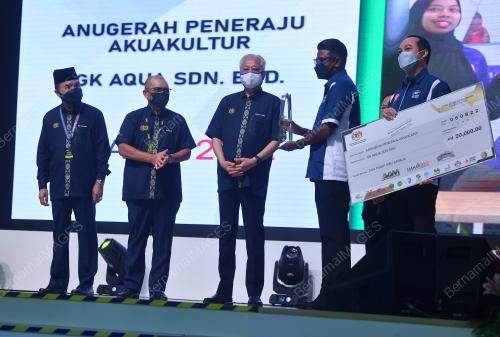 DATUK SERI ISMAIL SABRI YAAKOB