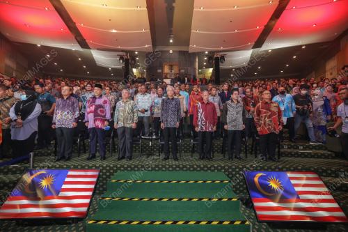 DATUK SERI ISMAIL SABRI YAAKOB
