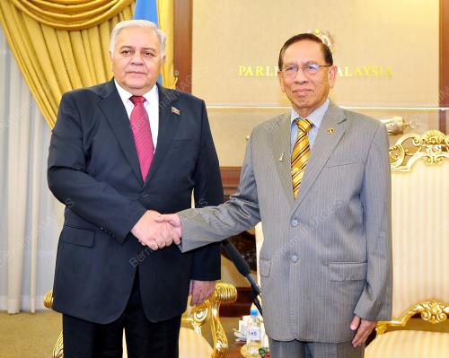 KL09_06112012_PARLIMEN