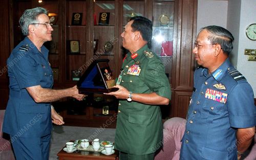 KL09_07012016_AUS_AIR_MAR_PAT