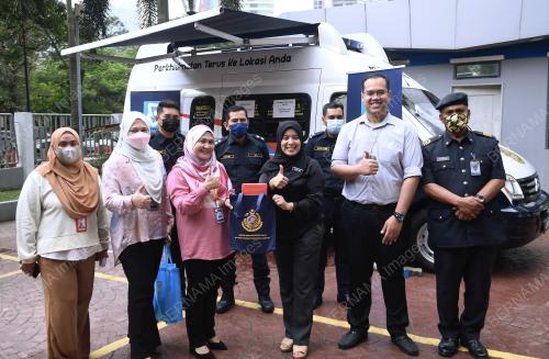 SITI MARYAM ANUAR