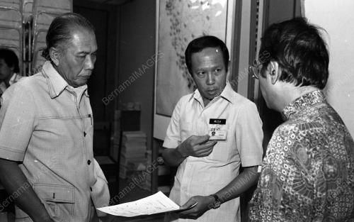 KL09_07072015_TANDA_NAMA