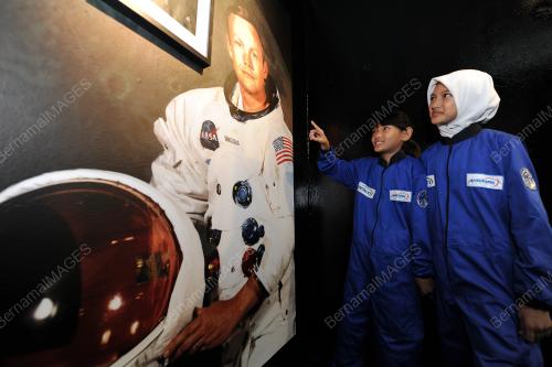 KL09_07122012_PAMERAN