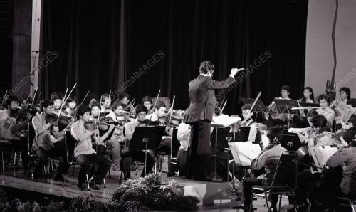 KL09_08012015_AGONG_ORKESTRA