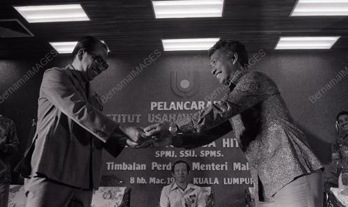 KL09_08012015_INSTITUT_USAHAWAN