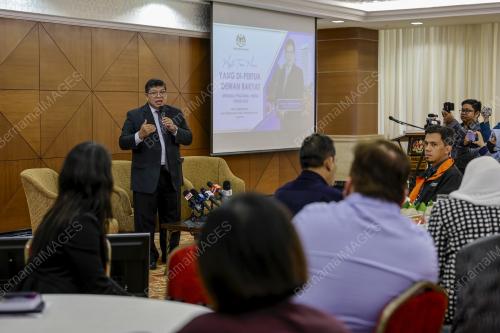 DATUK JOHARI ABDUL
