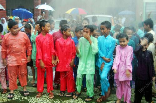 KHATAN BERAMAI-RAMAI