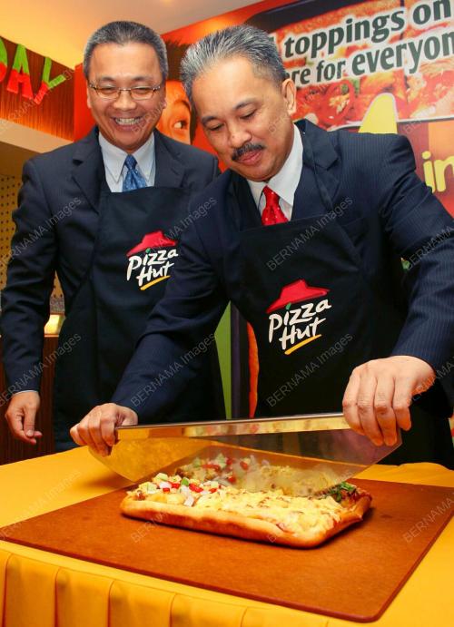 PIZZA HUT LANCAR 4 IN 1 PIZZA