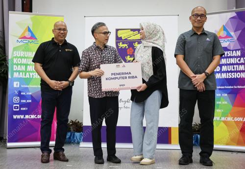 FAHMI FADZIL