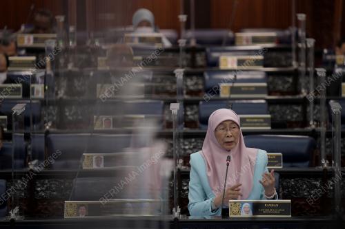 DATUK SERI DR WAN AZIZAH WAN ISMAIL