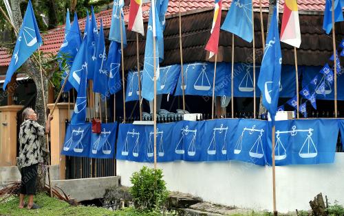 KL09_08042013_BENDERA