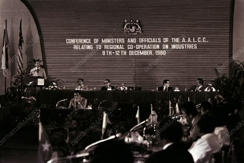 DATUK SERI DR. MAHATHIR BIN MOHAMAD