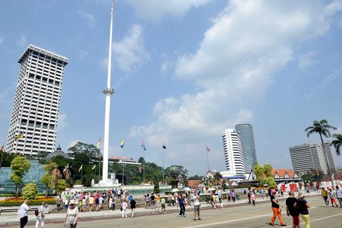PELANCONG DI DATARAN MERDEKA