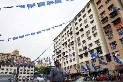 KL09_09042013_BENDERA