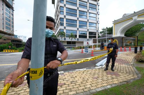 KETUA-KETUA PARTI MENGADAP YDPA AGONG