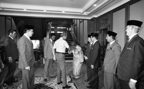 KL09_09102015_AGONG