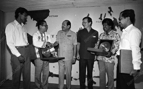 KL09_09102015_PINGAT
