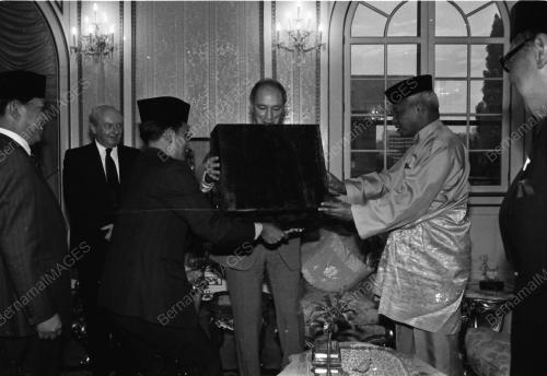 MENGHADAP