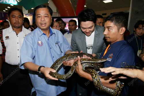 ISMAIL SABRI YAAKOB