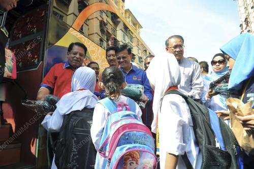 KL09_10012017_PELAJAR_BAS