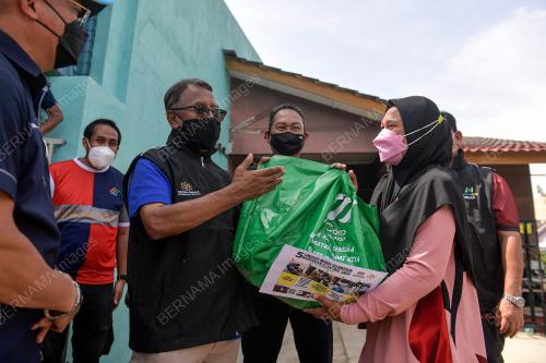 DATUK SERI DR ISMAIL ABD MUTALLIB DAN DATUK AWANG HASHIM