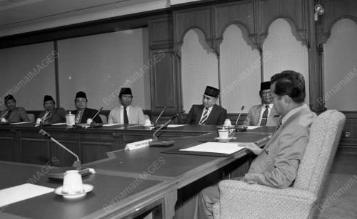 KL09_10032015_KUNJUNGAN