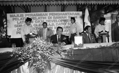 KL09_10032015_PELATIH