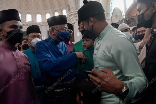 DATUK SERI ISMAIL SABRI YAAKOB