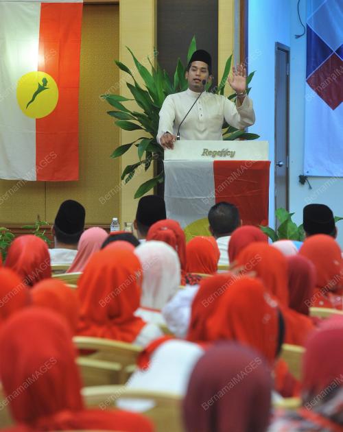 KL09_10082014_UMNO