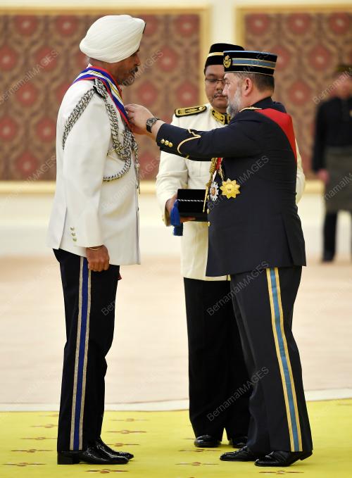 KL09_10122017_AGONG_BN201712083689
