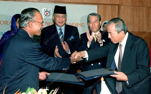 KL09_10_10_2000_MoU_RTM-FUJI_TV_14012016