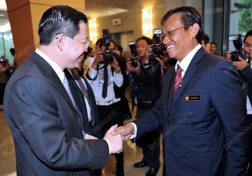 KL09_11062012_PARLIMEN