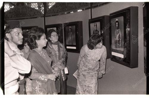 RAJA PERMAISURI AGONG MELAWAT MUZIUM NEGARA